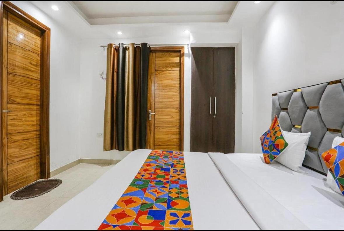 Hotel 24By7 New Delhi Exterior photo